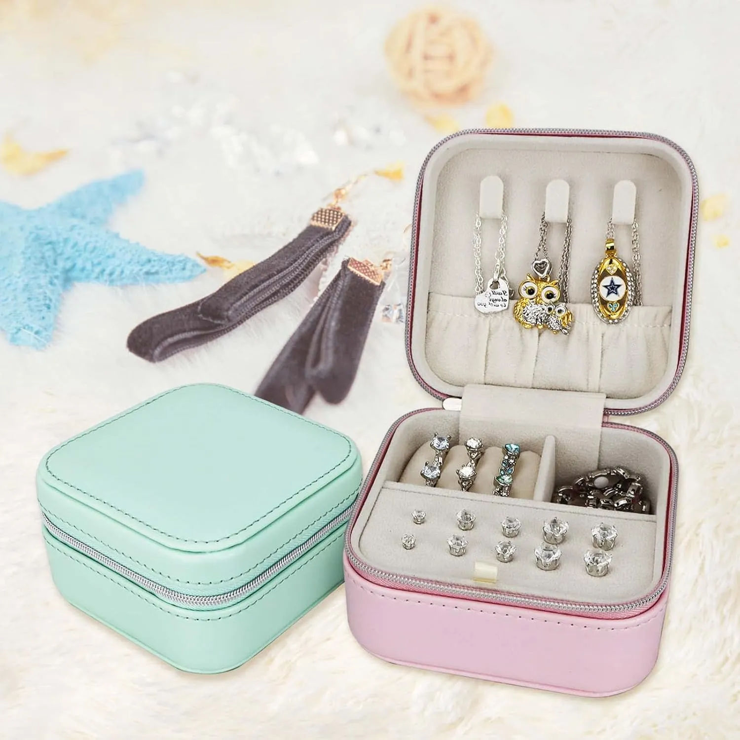  2 Pack PU Leather Travel Small Portable Mini Travel Jewelry Organizer for Rings Necklaces Earrings and Lipstick Green and Pink