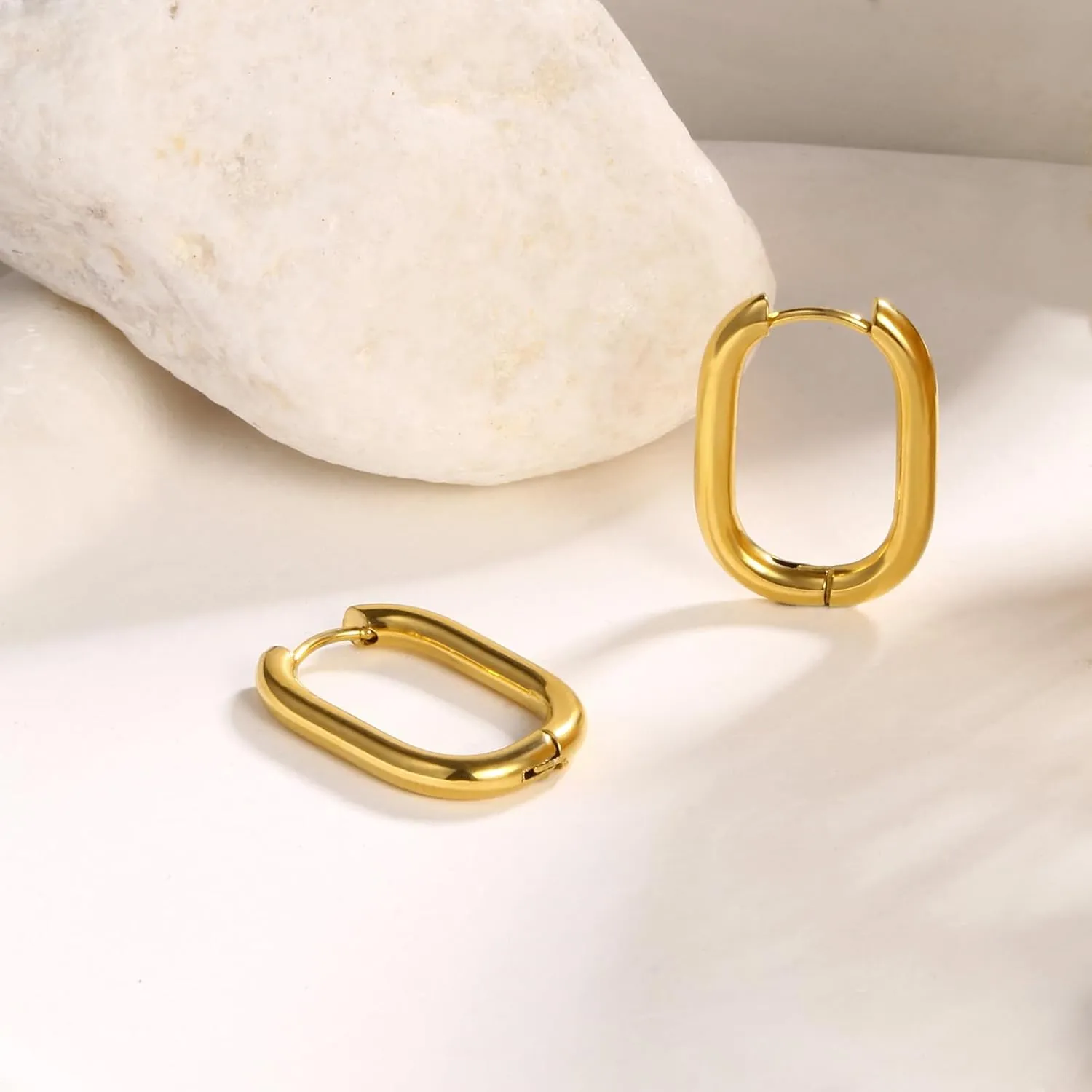 8YEARS Gold Hoop Earrings for Women, 18K Gold Plated Minimalist Rectangle Hoops Earrings, Lightweight Paperclip Huggie Hoop Earrings Trendy Jewelry for Gift