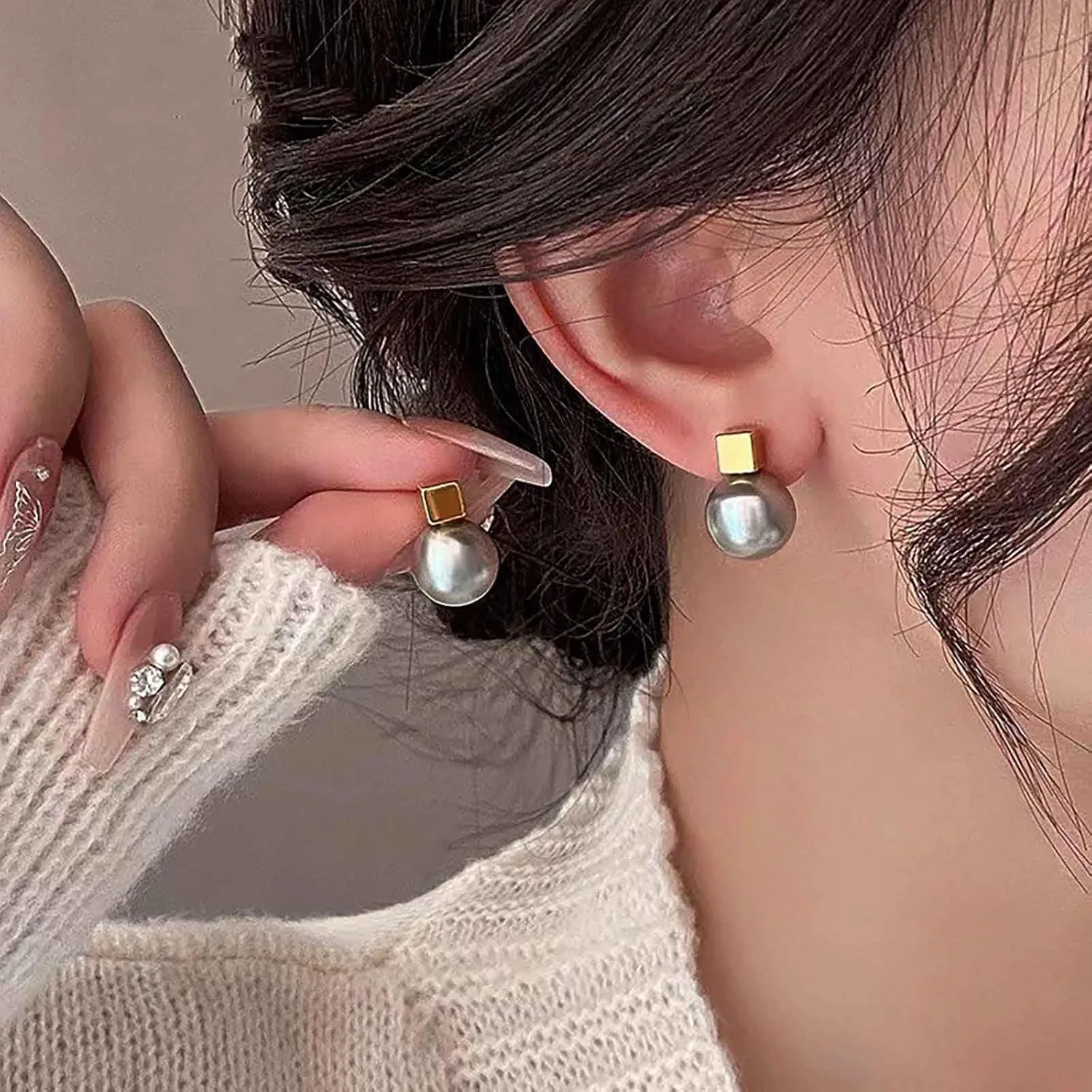 Bohemian Pearl Cube Stud Earrings Gold Cube Stud Earrings Round White Pearl Earrings Minimalist White Pearl Earrings Jewelry for Women(White)