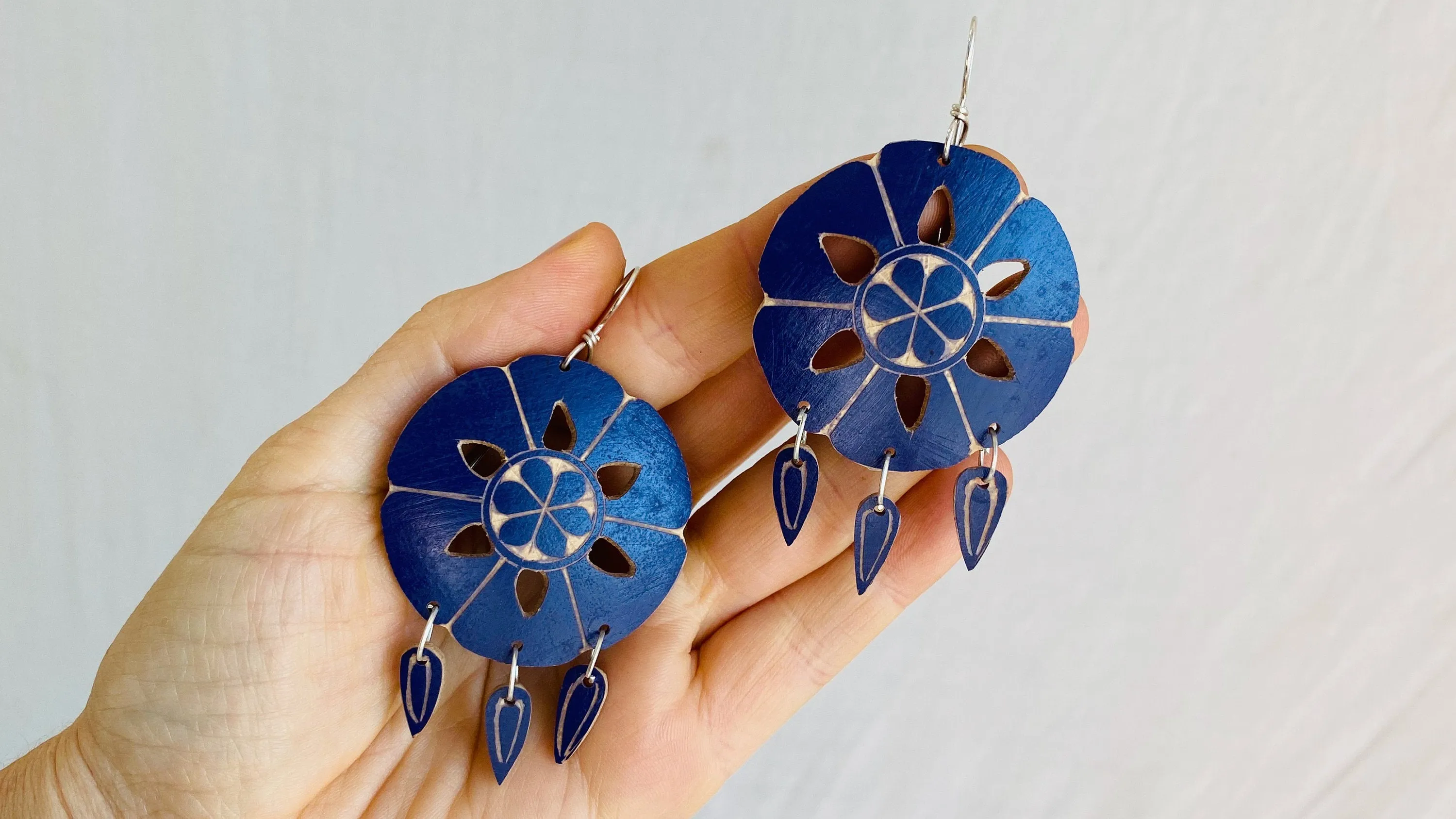 Carved Gourd Earrings. Sterling Silver. Oaxaca, Mexico. 0962