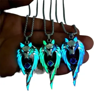 Fashion Wolf Pendant Necklaces for Men Glow in The Dark Animal Sweater Chain Glowing Necklace Punk Hiphop Jewelry Accessories