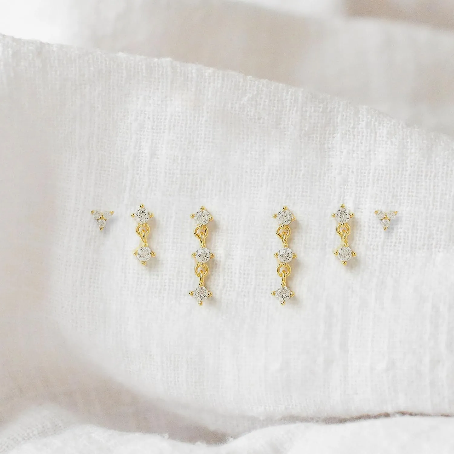 Gold Earrings for Women, 14k Gold Plated Earring Stack Hypoallergenic Pearl Drop Earring Dainty Gold Earrings for Women Trendy Cute Small Huggie Hoop Earring Fashion Womens Jewelry