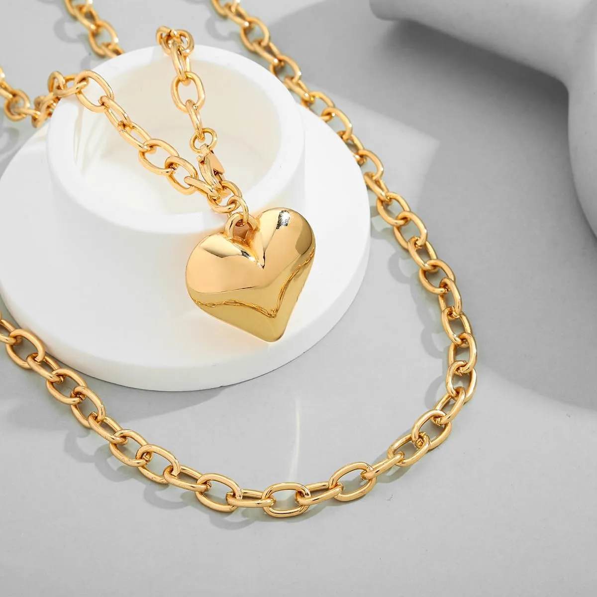 Heart Necklaces for Women, Gold Heart Pendant Necklace Chunky Gold Chain for Gifts on Birthday Holidays