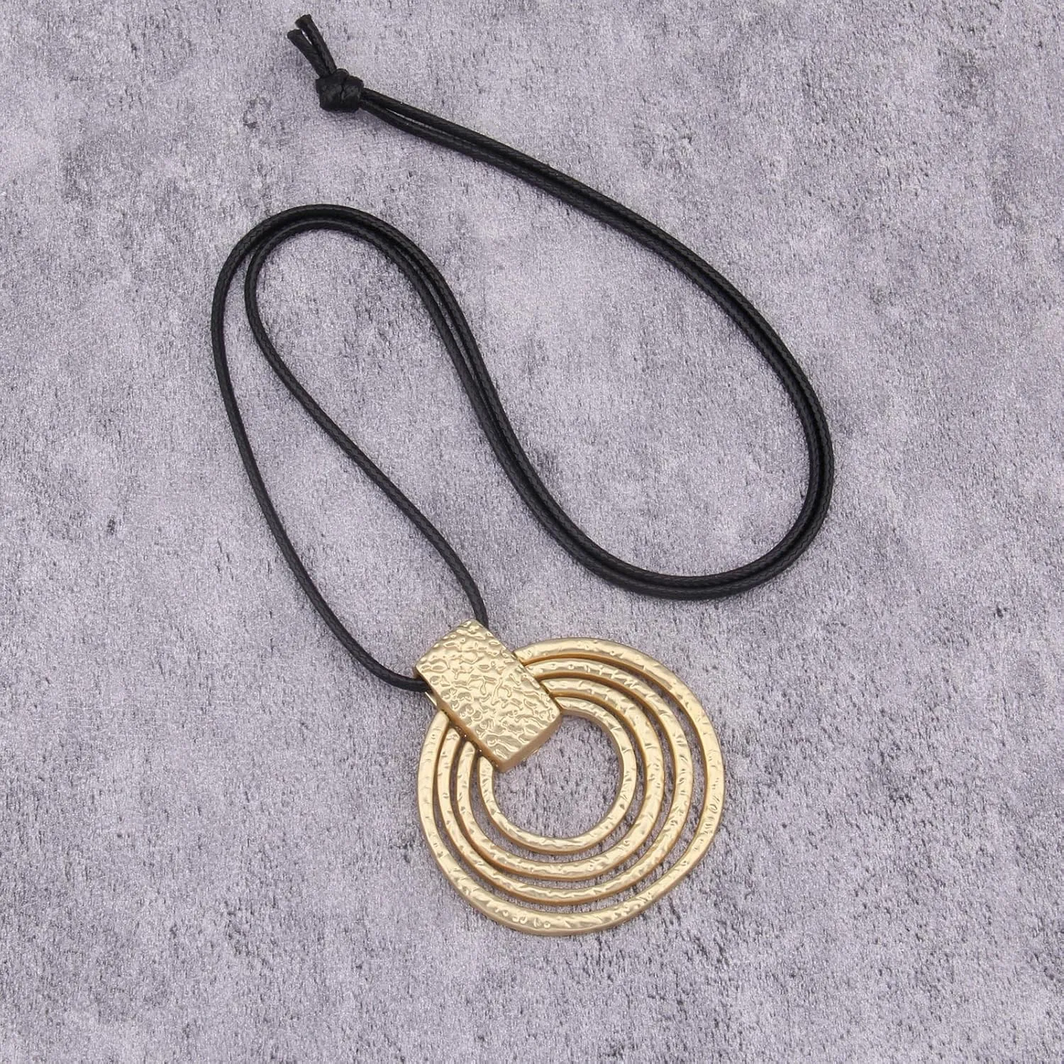 JAOYU Bohemian Necklaces for Women Leather Necklace Wood Pendant Choker Long Brown Necklace Chunky Circle Boho Hippie Jewelry
