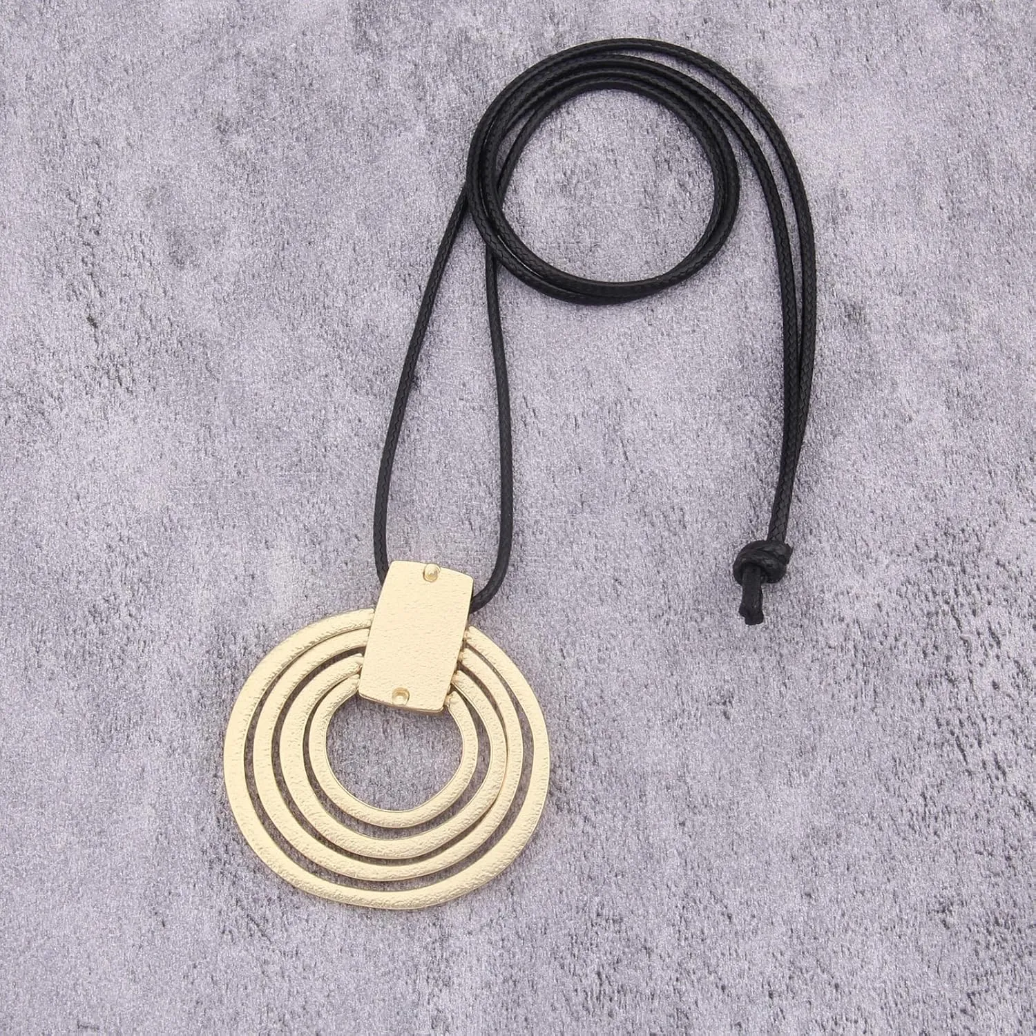 JAOYU Bohemian Necklaces for Women Leather Necklace Wood Pendant Choker Long Brown Necklace Chunky Circle Boho Hippie Jewelry
