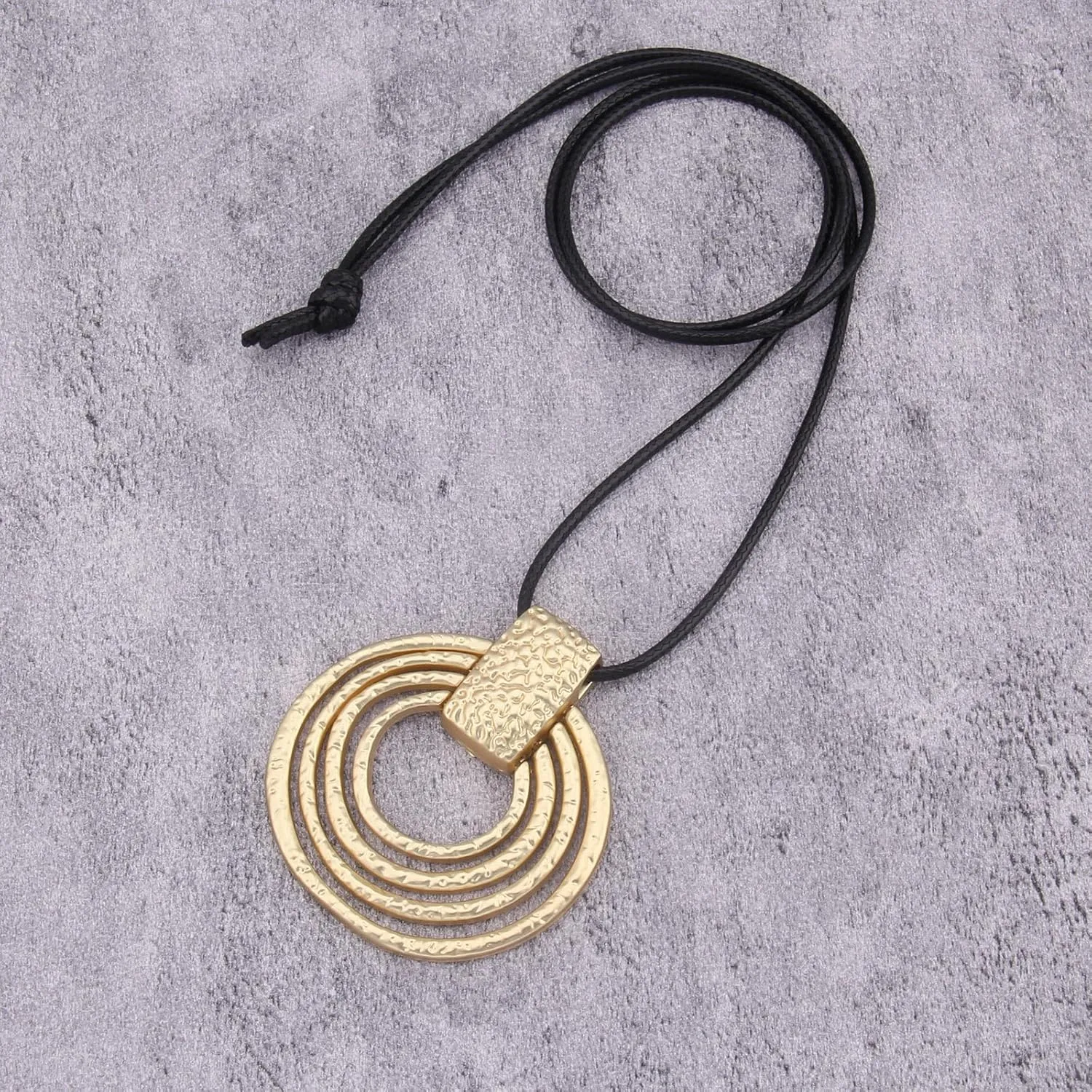 JAOYU Bohemian Necklaces for Women Leather Necklace Wood Pendant Choker Long Brown Necklace Chunky Circle Boho Hippie Jewelry