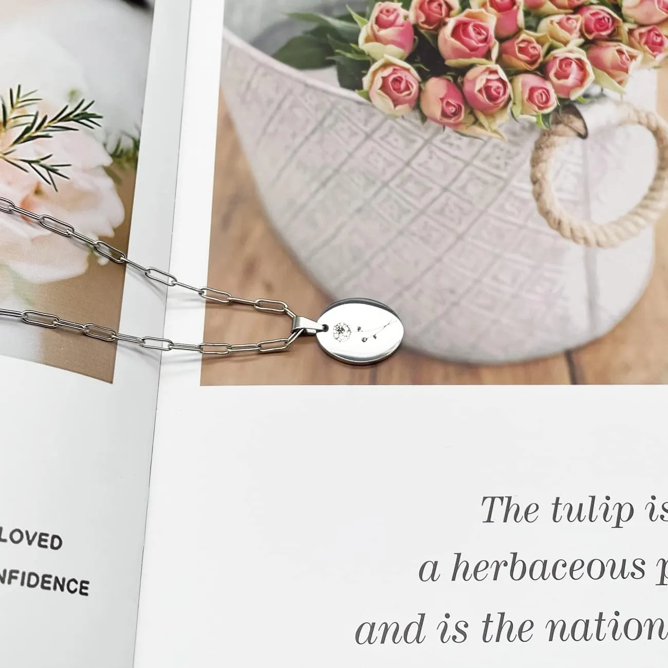 JJTZX Dainty Layered Birth Flower Necklace Oval Birth Month Flower Pendant Paperclip Chain Toggle Clasp Choker Necklaces