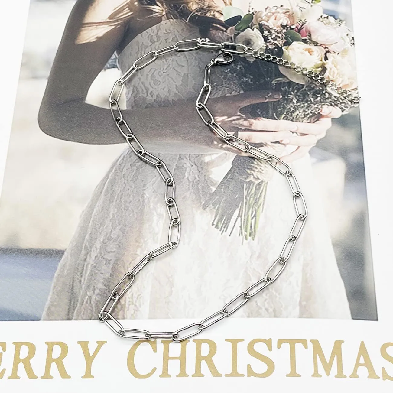 JJTZX Dainty Layered Birth Flower Necklace Oval Birth Month Flower Pendant Paperclip Chain Toggle Clasp Choker Necklaces