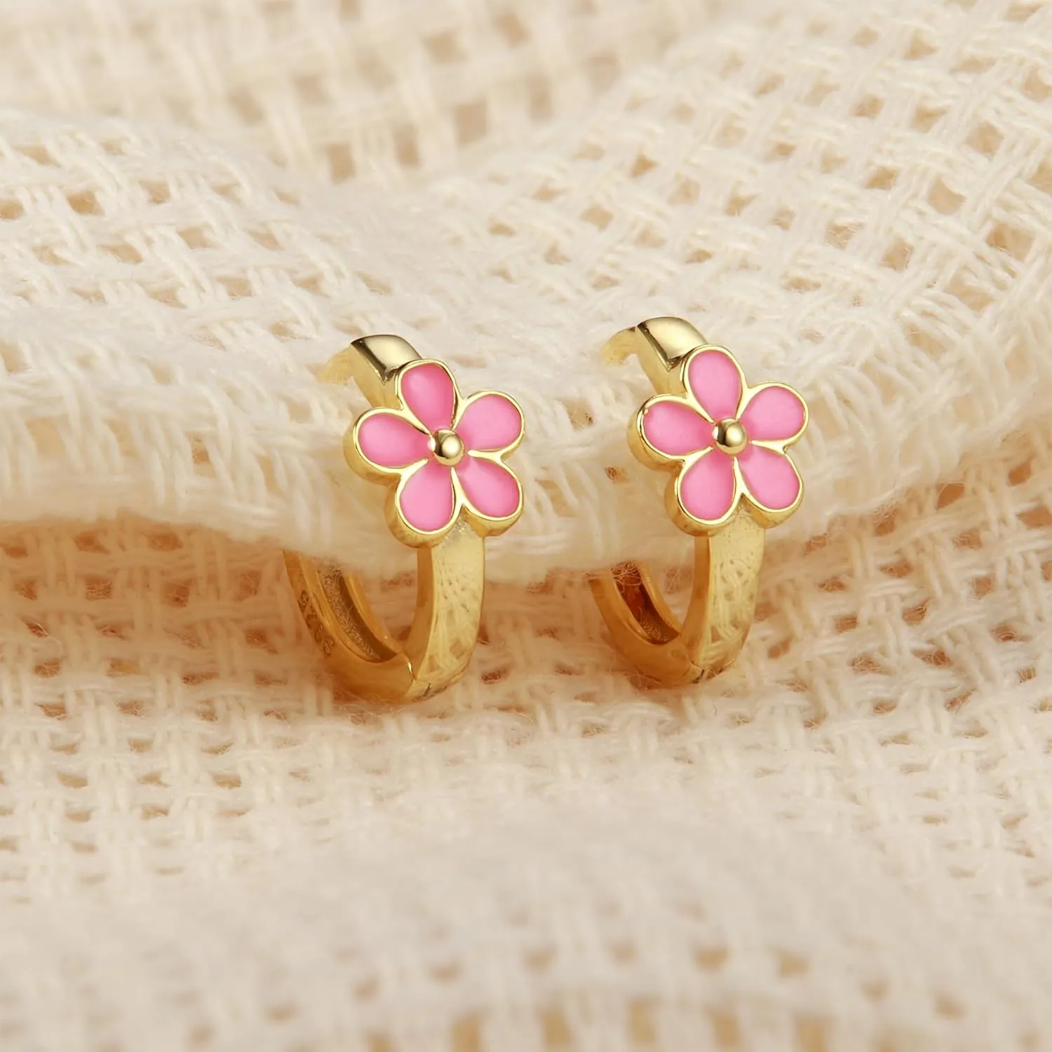 MILACOLATO 925 Sterling Silver Small Hoop Earrings Toddler 18K Gold Plated Huggie Hoop Earrings Daisy Flower Hoop Earrings for Women Hypoallergenic Earrings for Sensitive Ears