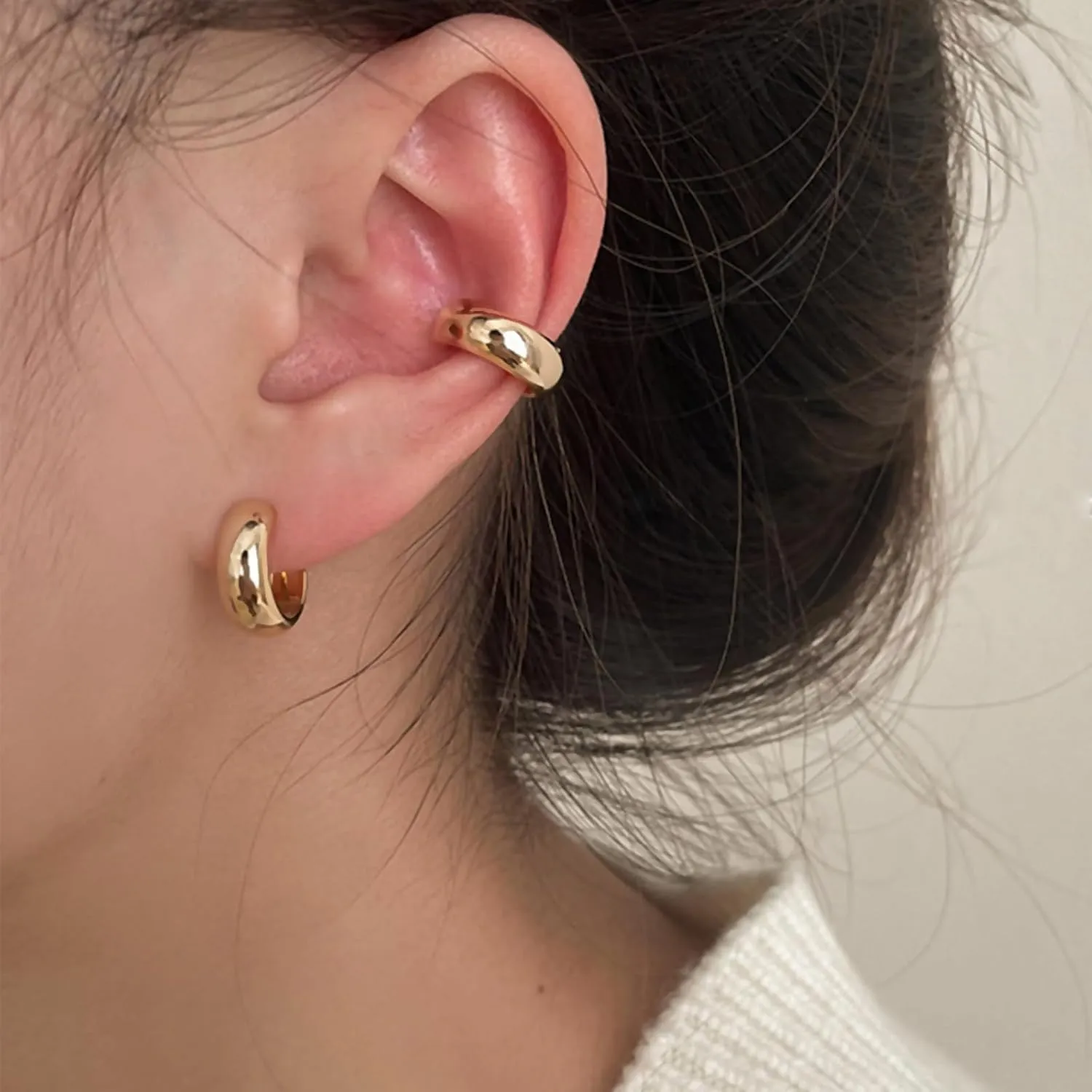 REELMAR Gold Hoop Clip On Earrings for Women Trendy Chunky Geometric Dupes Hoop Earrings Minimalist Statement Earrings No Piercing Clips