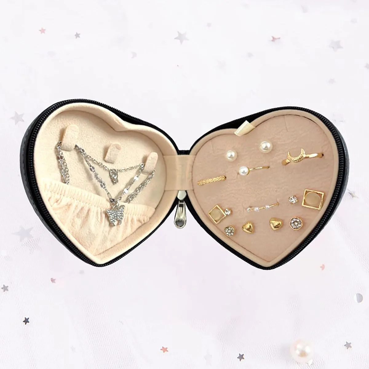 RT&BS Heart Shaped Travel Jewelry Box, Small Travel Jewelry Case for Rings Earrings Necklaces, Gifts for Women Girls (Black)