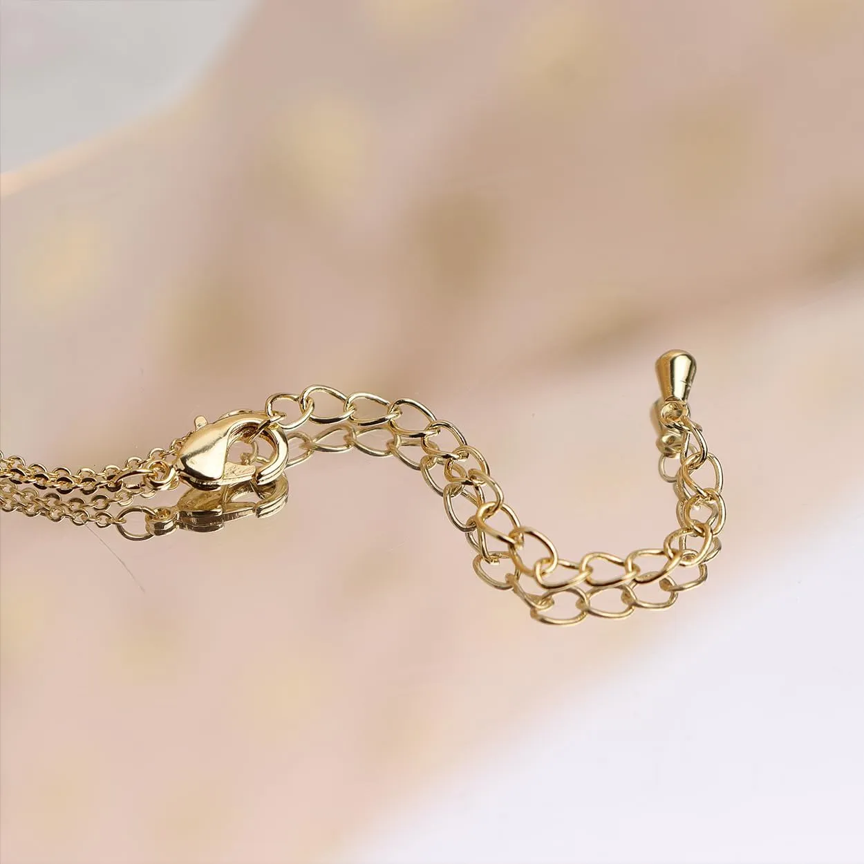 Sonateomber Dainty Chain Simple Pendant Necklace for Women, Cute Statement Rhinestone Single Dangle Necklaces Thanksgiving Christmas Jewelry Gift