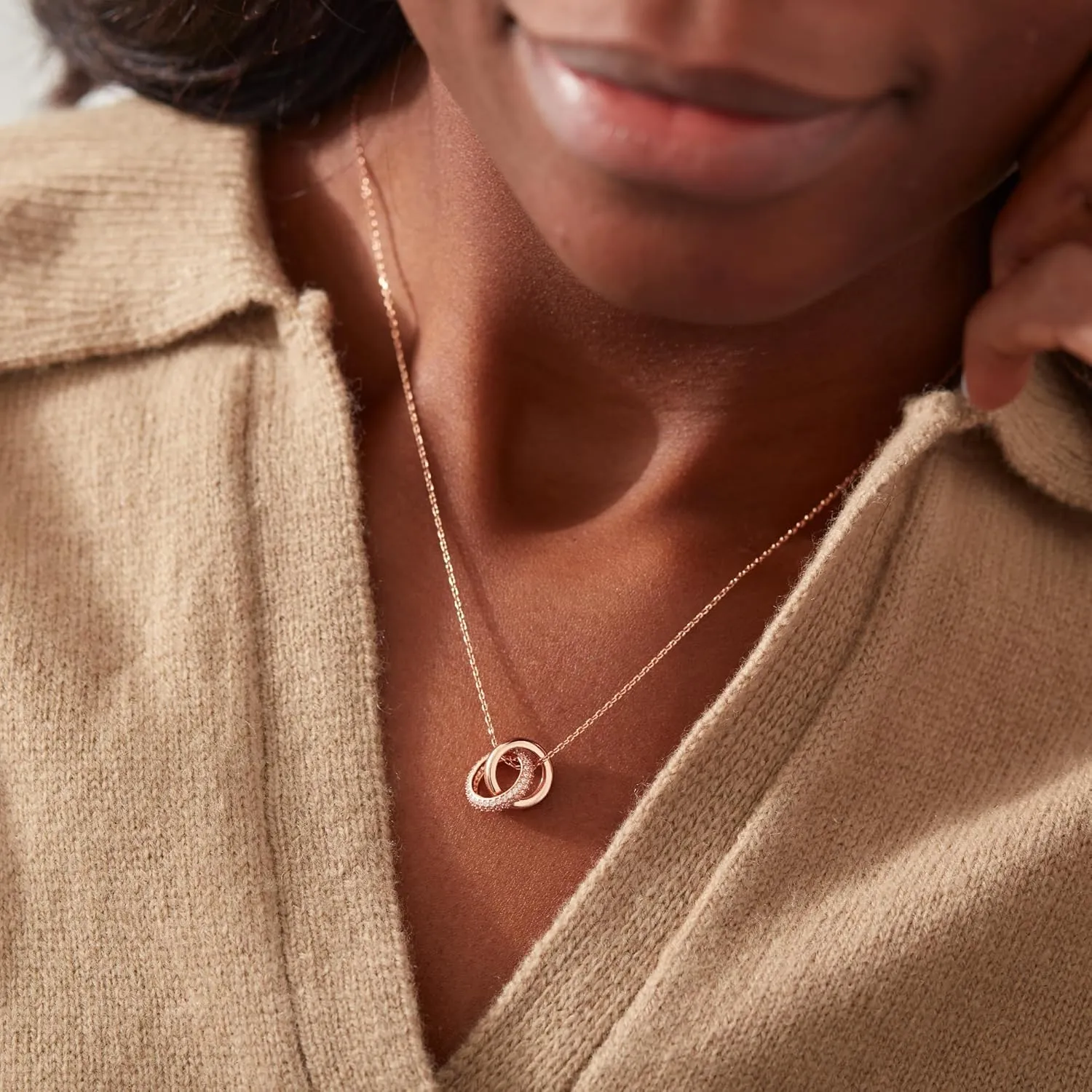 STORYJEWELLERY Rose Gold Necklaces for Women, Gifts for Women, Birthday Gifts for Mom Daughter Sister and Friends, Friendship Necklace, Womens Jewelry