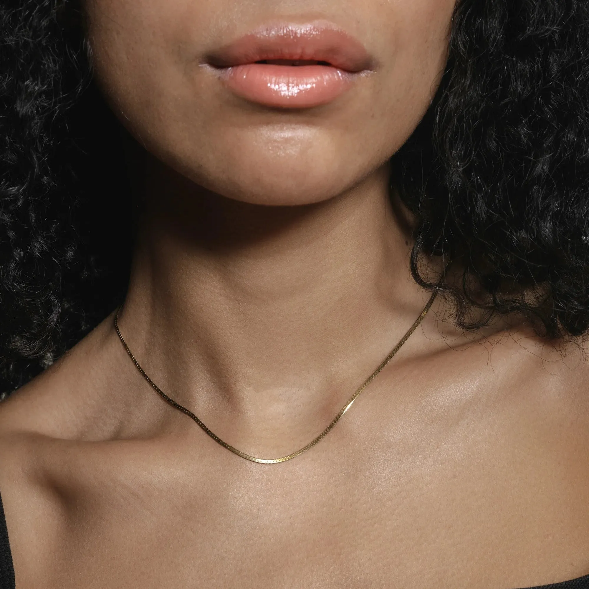 Thin Herringbone Chain Necklace (Gold)