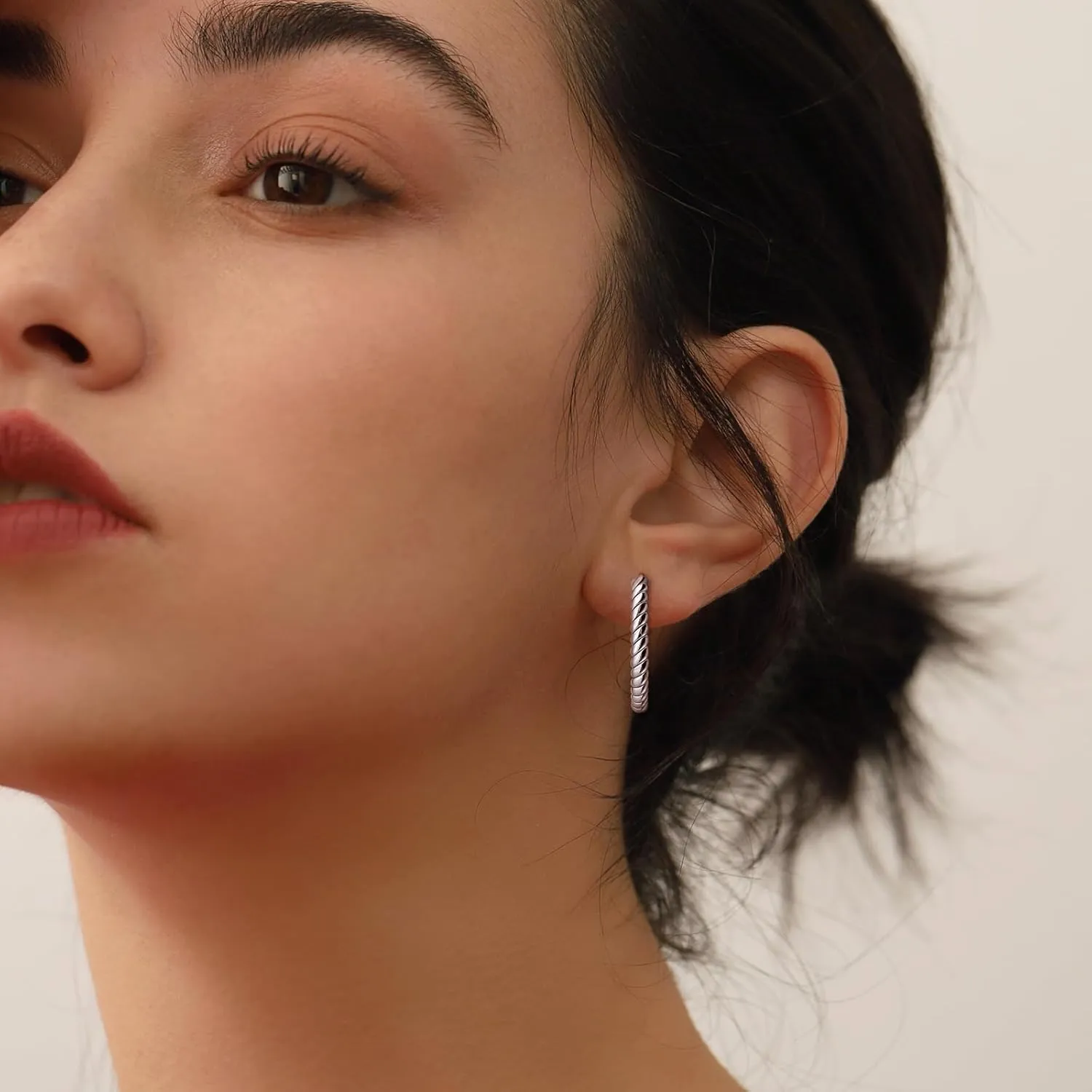 Twisted Hoop Earrings for Women Sterling Silver Hoop Earrings for Women Trendy Hypoallergenic Chunky Loop Earrings for Sensitive Ears Minimalist Fashion Huggie Earring Birthday Gifts for Ladies